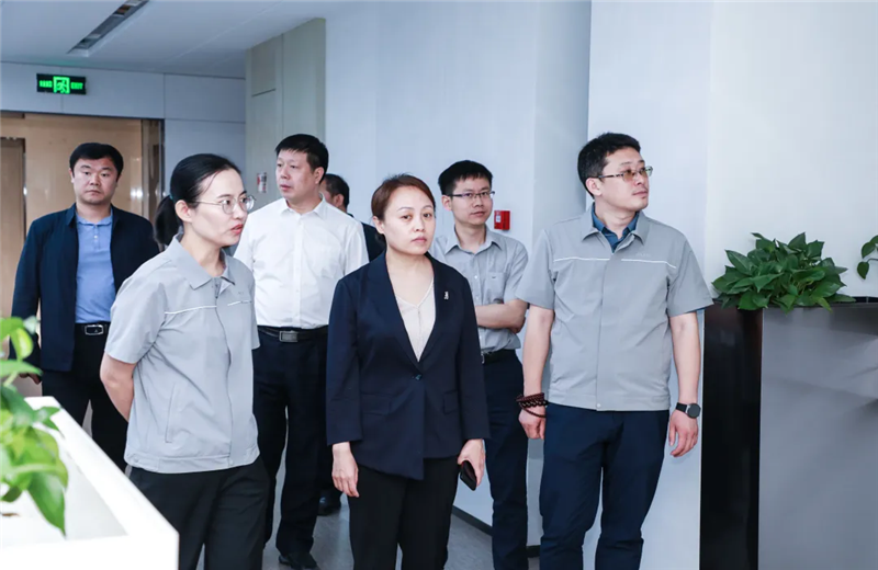 2023年5月15日，河北建材职业技术学院党委书记张明莉一行到富联娱乐北京集团进行校企合作交流。